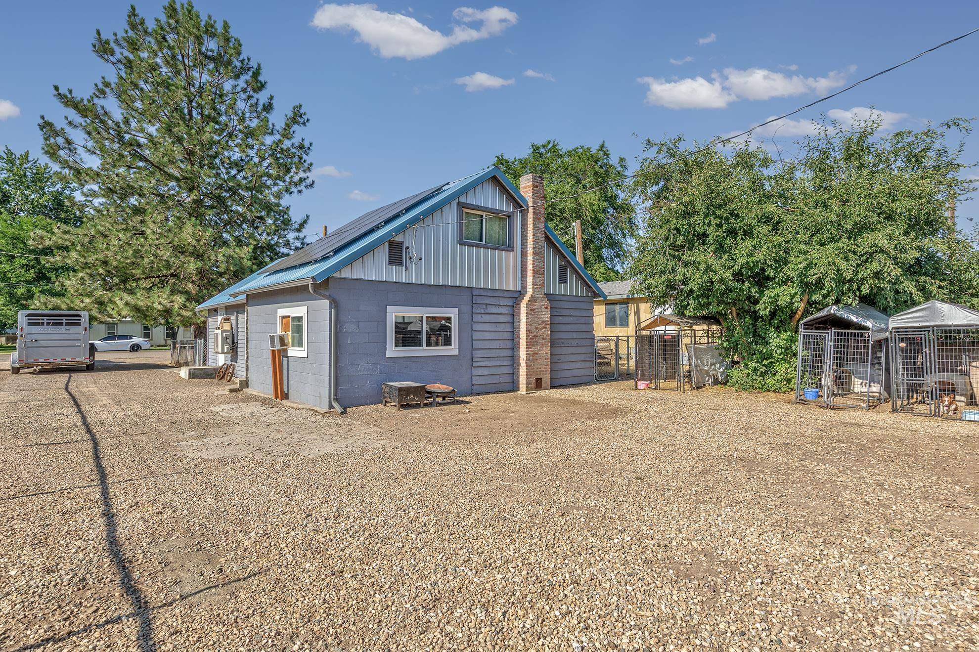 1025 W Galloway Ave Property Photo 17