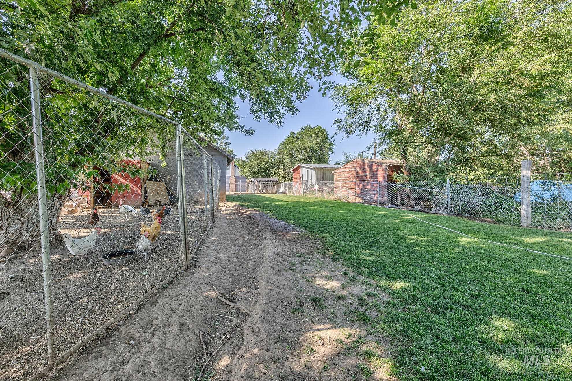 1025 W Galloway Ave Property Photo 19