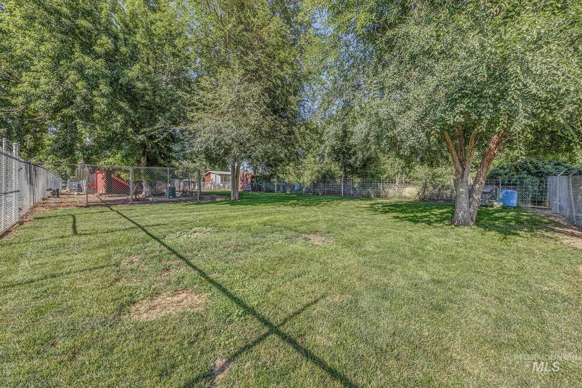 1025 W Galloway Ave Property Photo 21