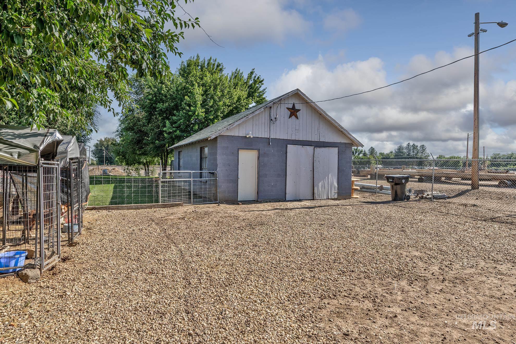 1025 W Galloway Ave Property Photo 23