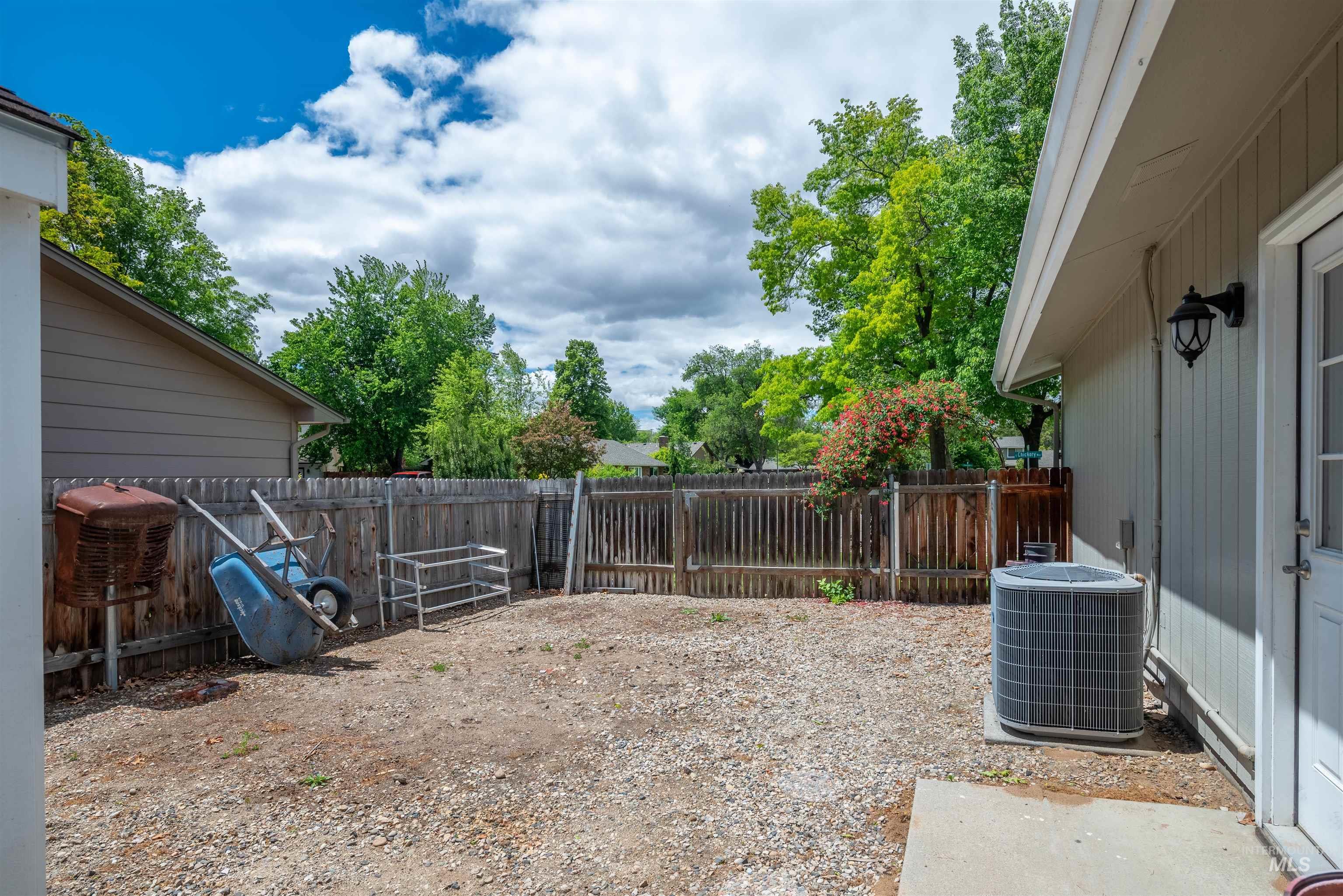 3170 S Chickory Way Property Photo 35