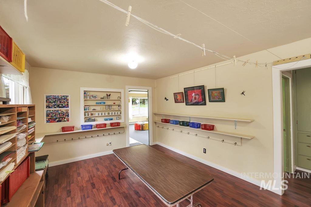 629 Thompson Ave. Property Photo 10