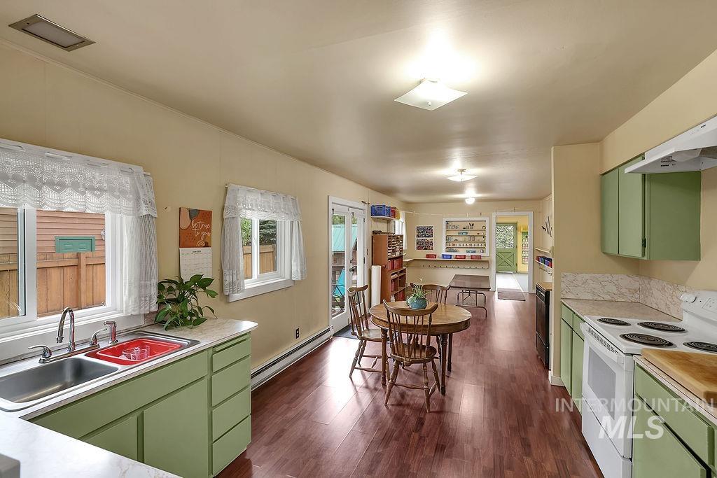 629 Thompson Ave. Property Photo 14