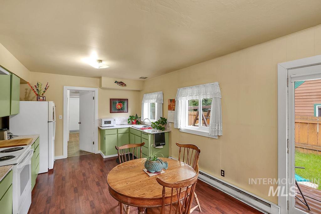 629 Thompson Ave. Property Photo 21