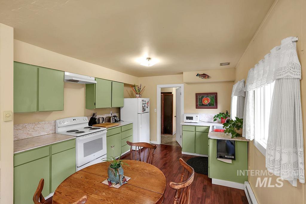629 Thompson Ave. Property Photo 22