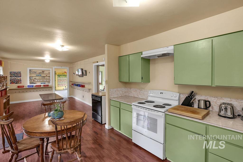 629 Thompson Ave. Property Photo 24