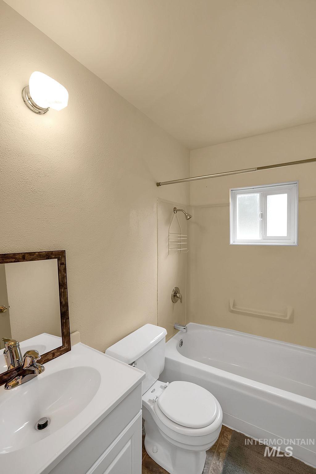 629 Thompson Ave. Property Photo 28