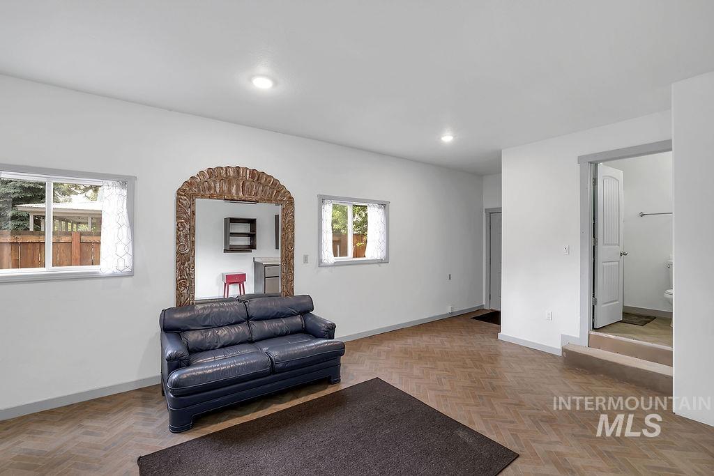629 Thompson Ave. Property Photo 37