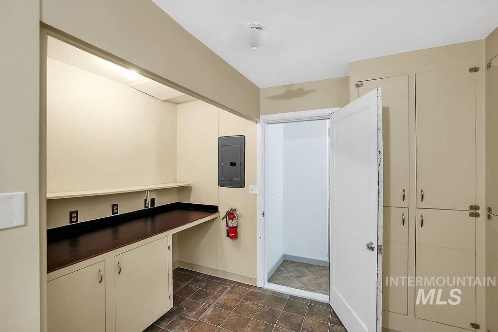629 Thompson Ave. Property Photo 39