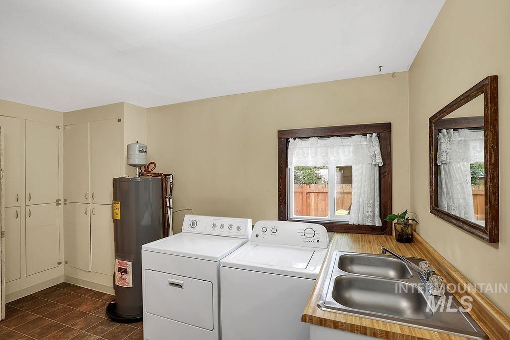 629 Thompson Ave. Property Photo 41