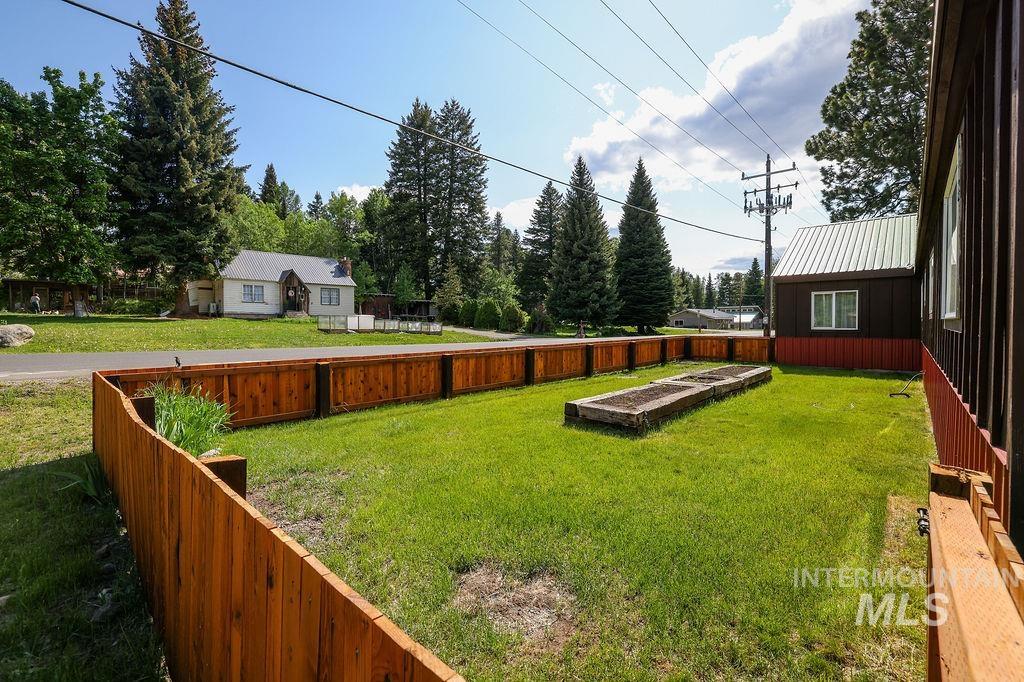 629 Thompson Ave. Property Photo 44