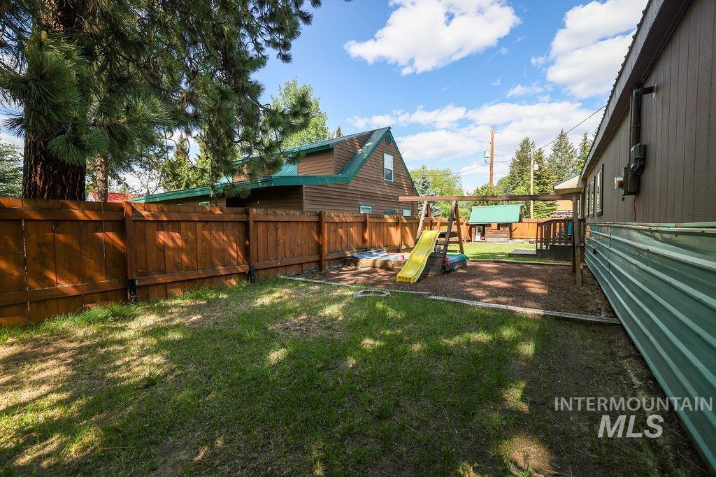 629 Thompson Ave. Property Photo 45