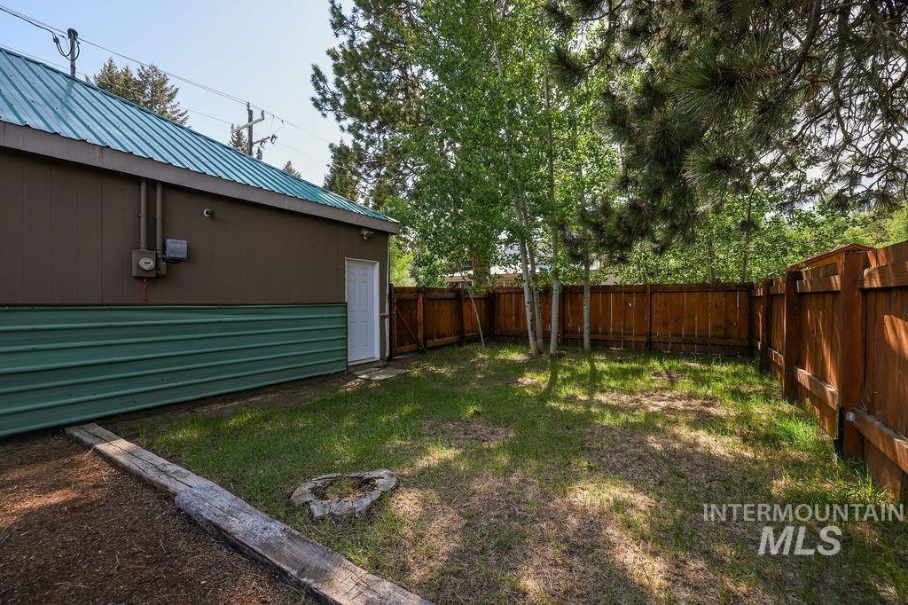 629 Thompson Ave. Property Photo 47