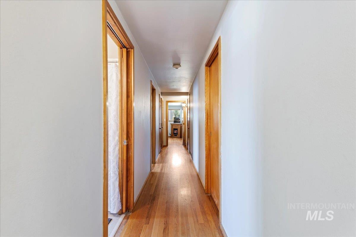 335 W Lincoln Property Photo 28