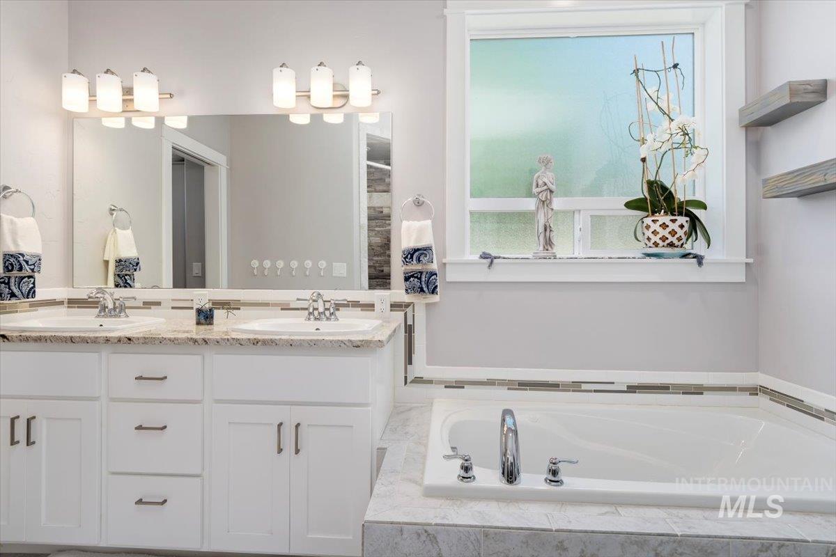 1616 S Secretariat Way Property Photo 23