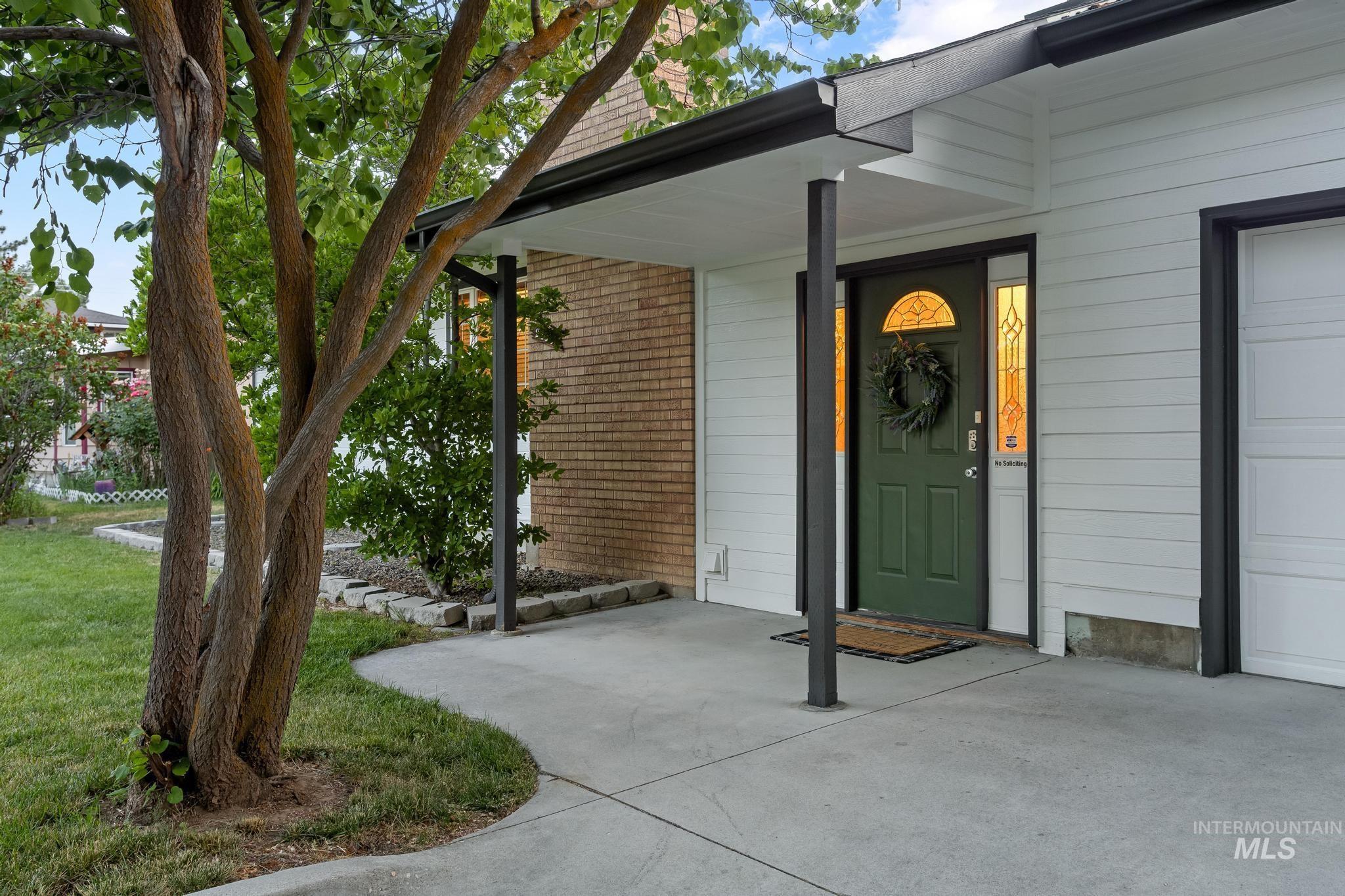 2135 Colorado Property Photo 1