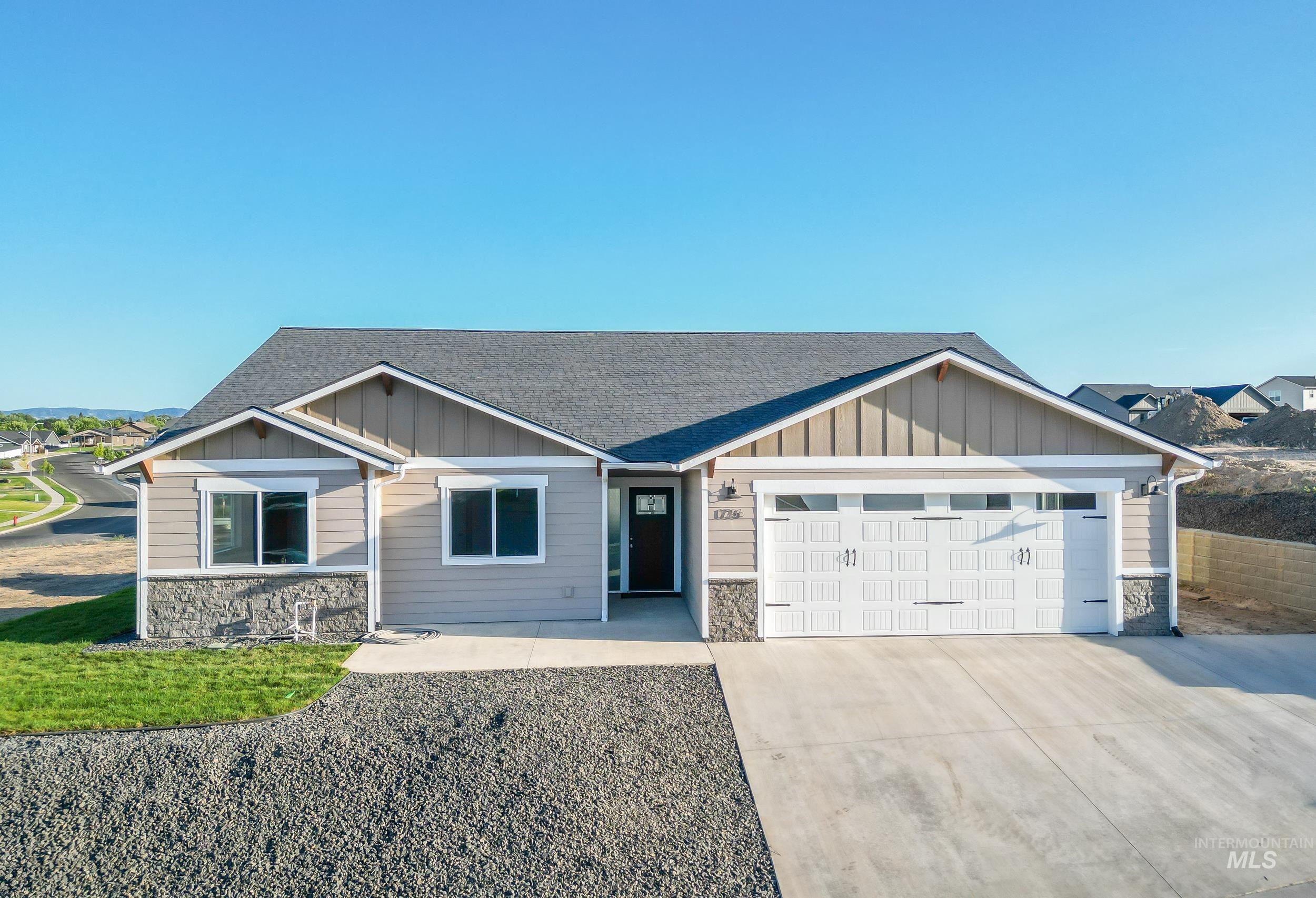 1736 Golden Hills Dr Property Photo 1