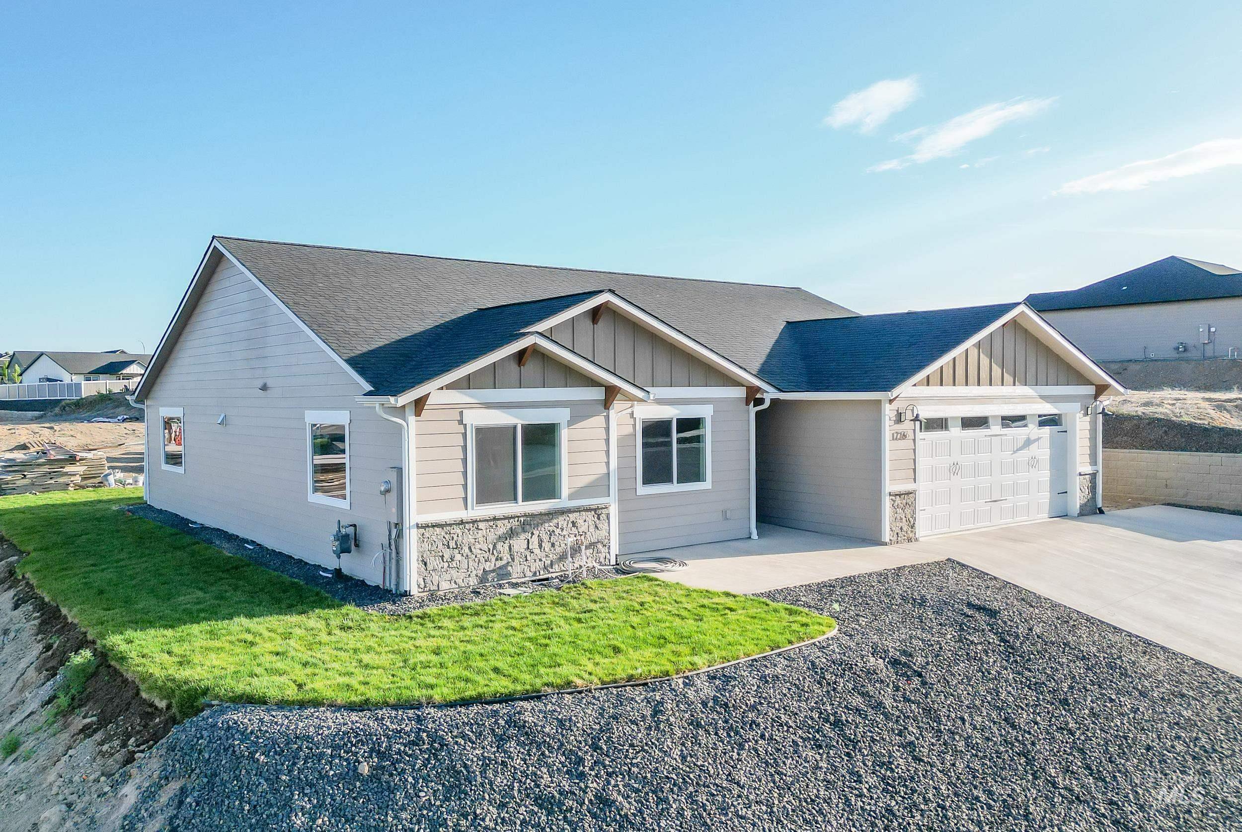 1736 Golden Hills Dr Property Photo 45