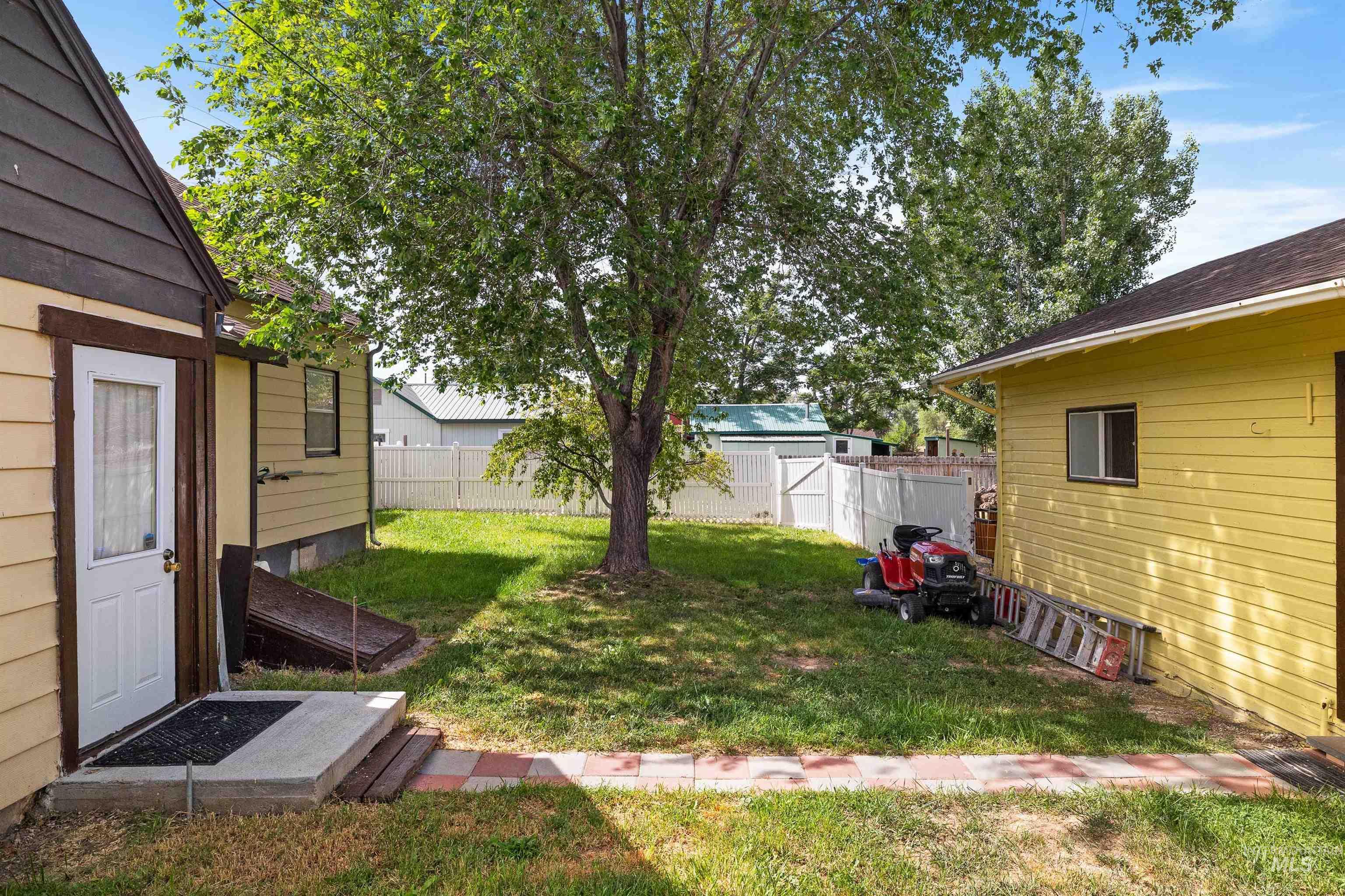 916 Fair Street Property Photo 25