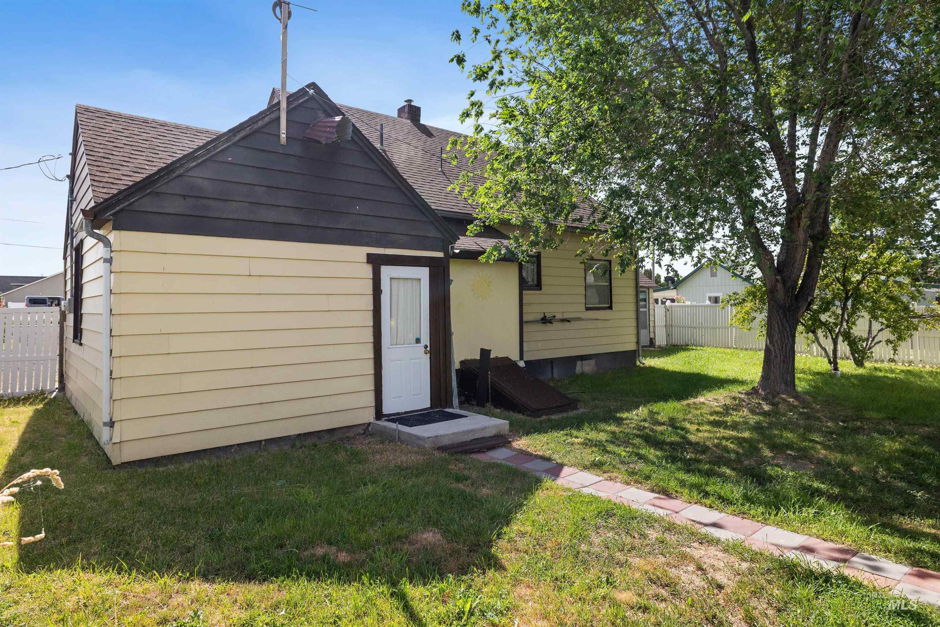 916 Fair Street Property Photo 30