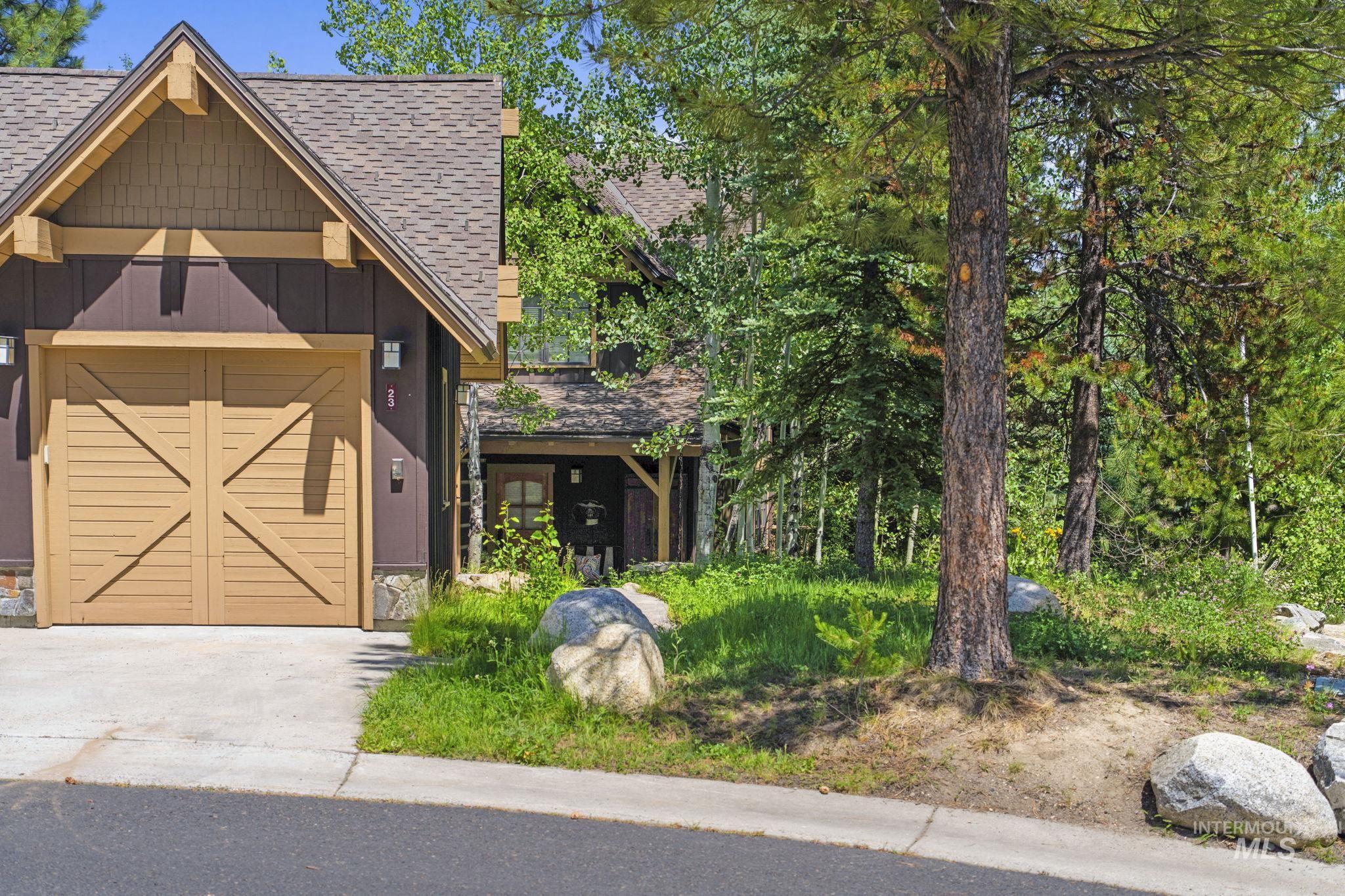 23 Golden Bar Court Property Photo 16
