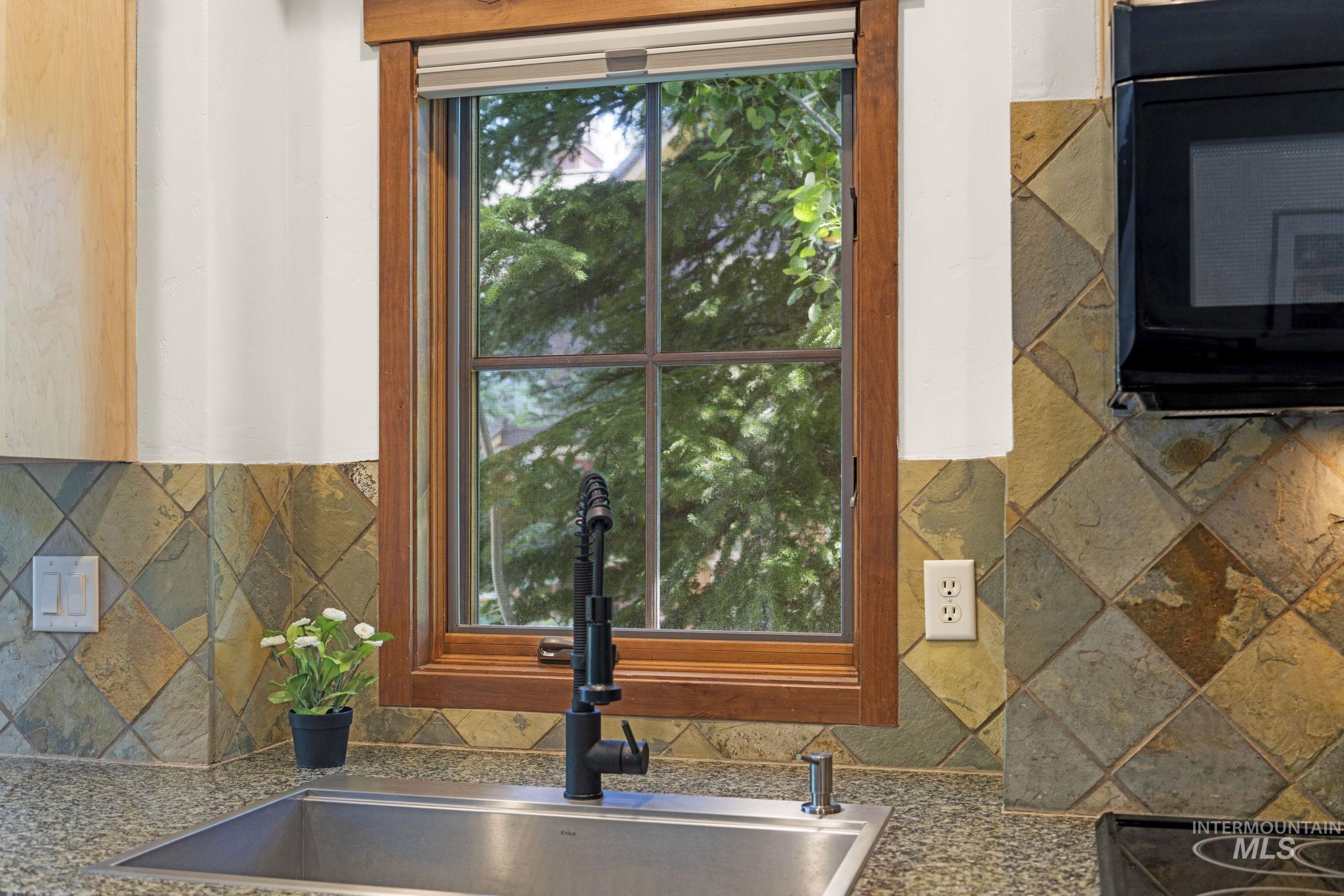 23 Golden Bar Court Property Photo 25