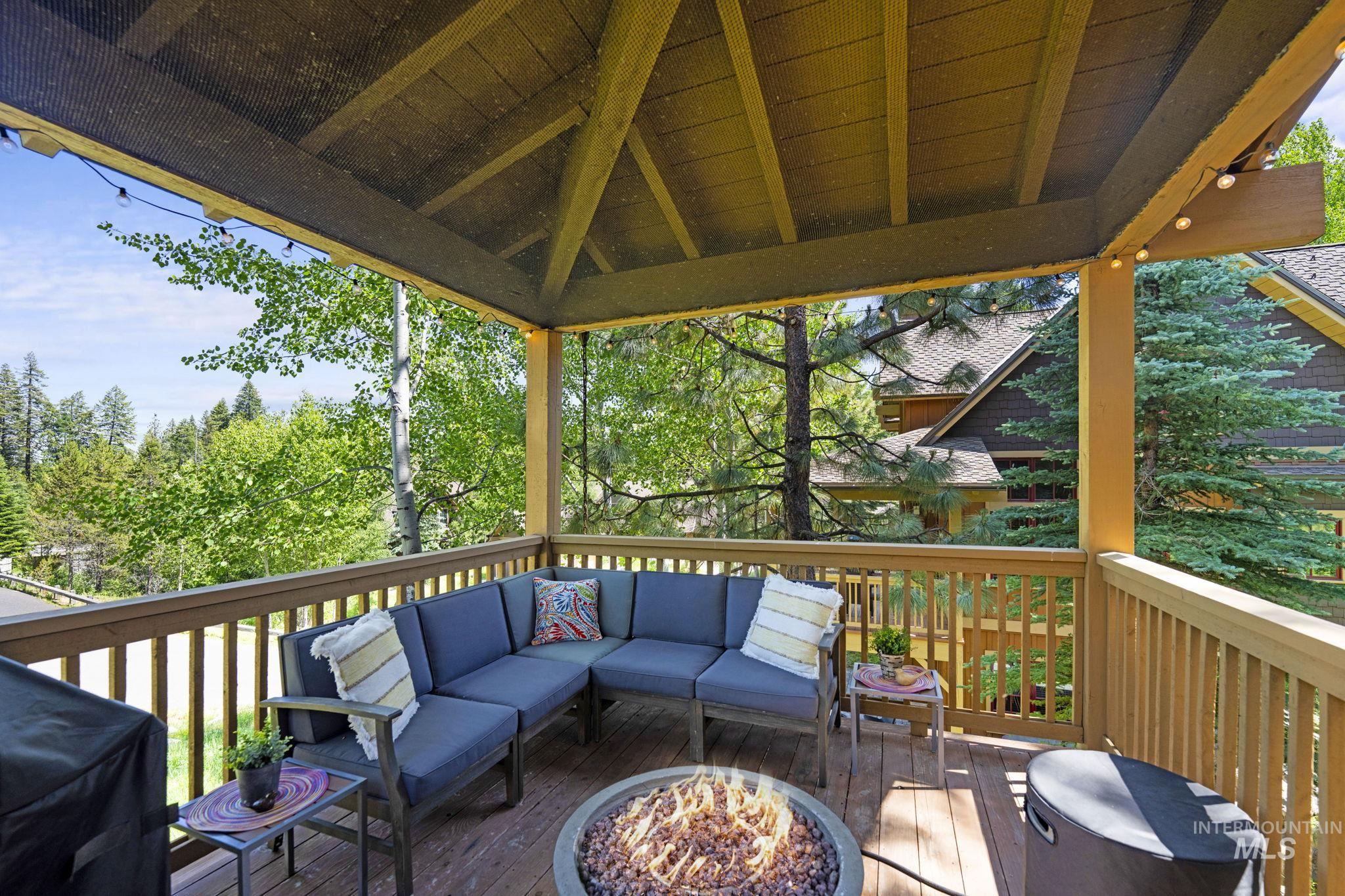 23 Golden Bar Court Property Photo 28