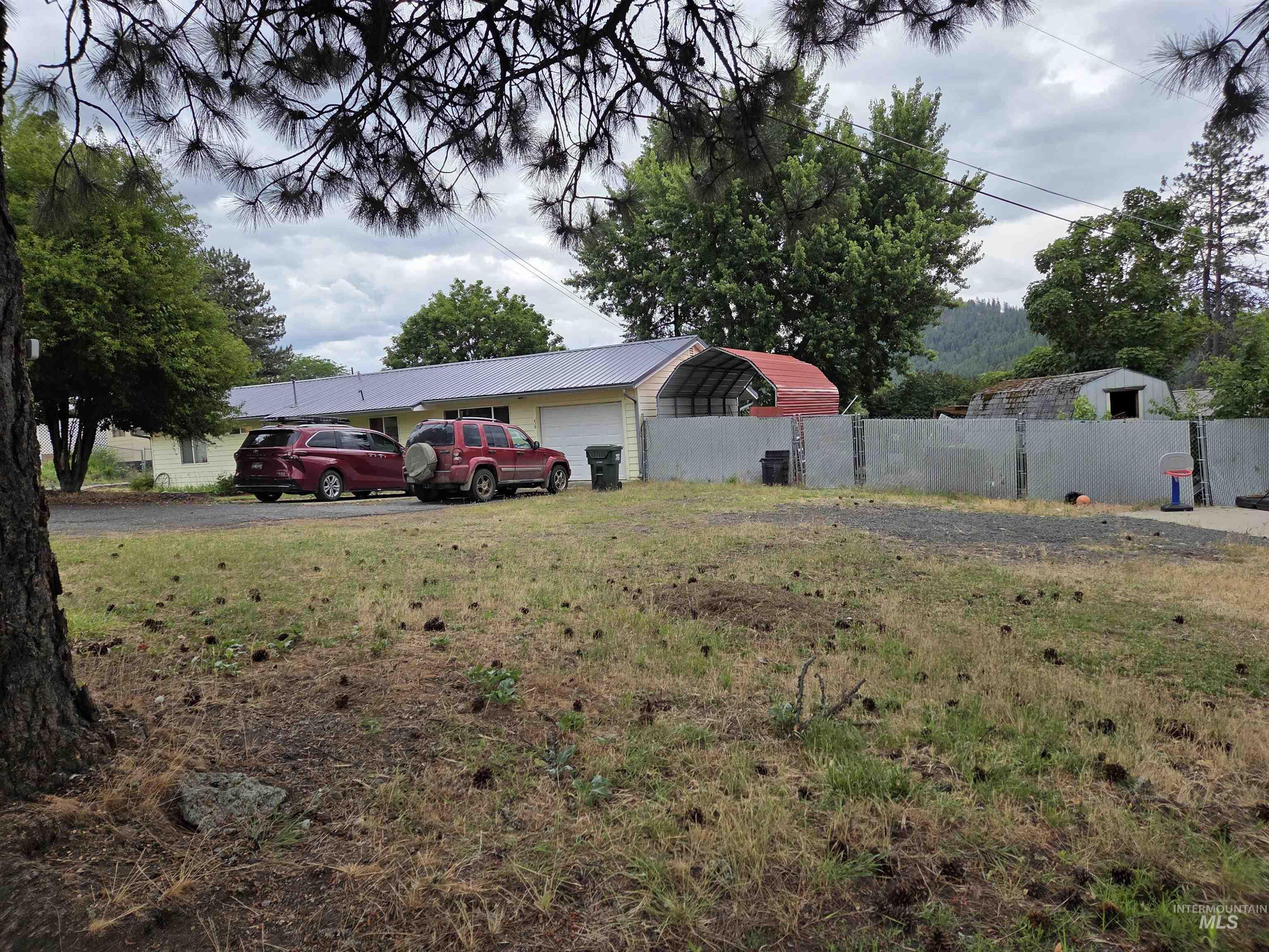 256 Shasta Circle Property Photo 4