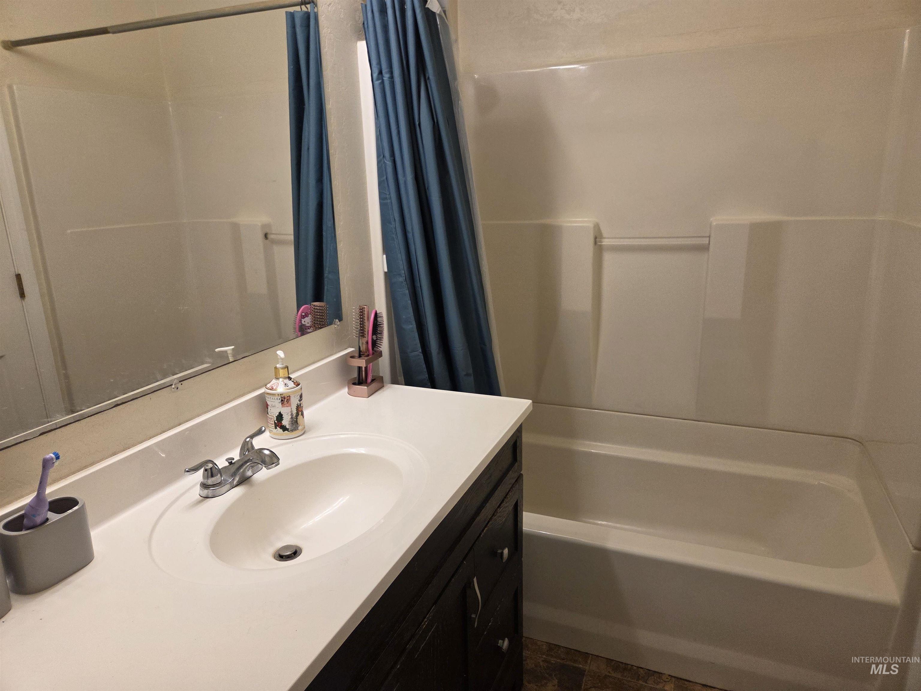 256 Shasta Circle Property Photo 18