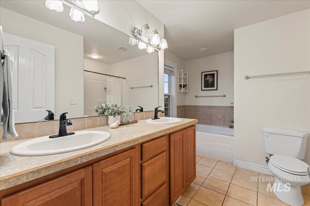 1497 Ne Cinder Loop Property Photo 21