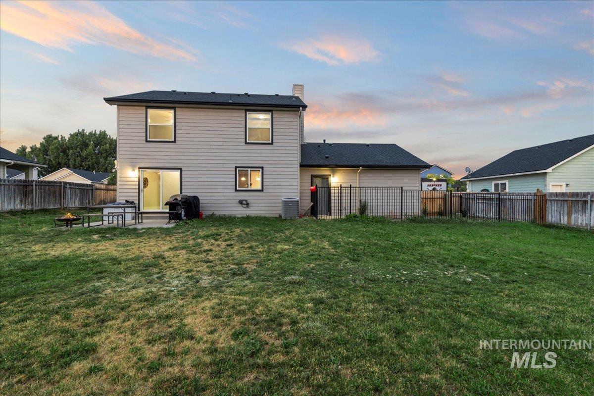 1497 Ne Cinder Loop Property Photo 31