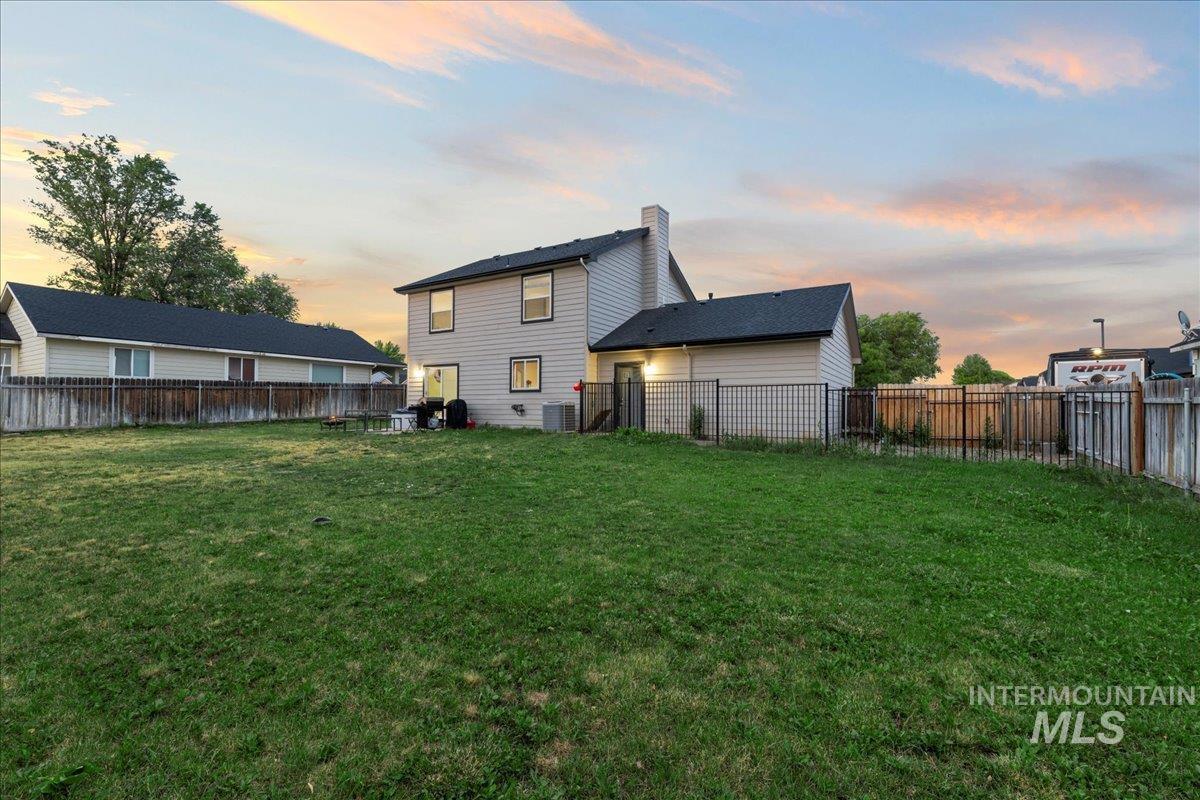 1497 Ne Cinder Loop Property Photo 32