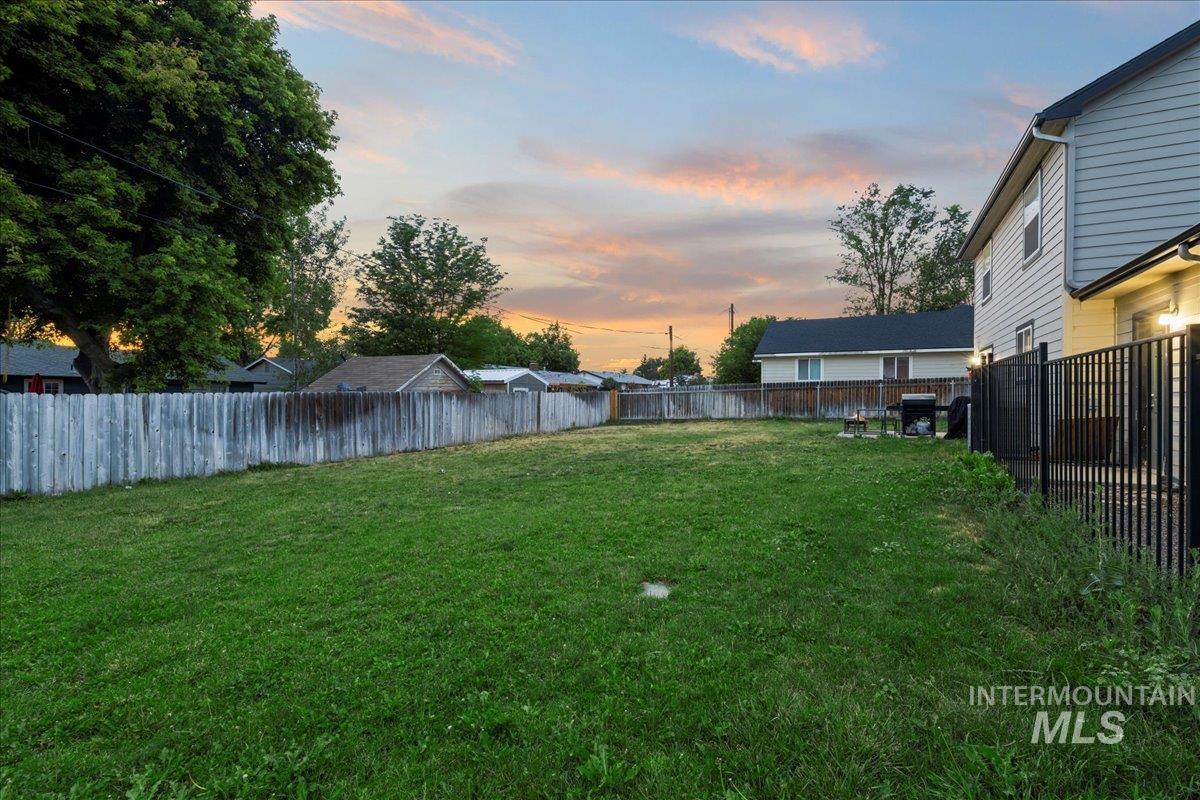 1497 Ne Cinder Loop Property Photo 35