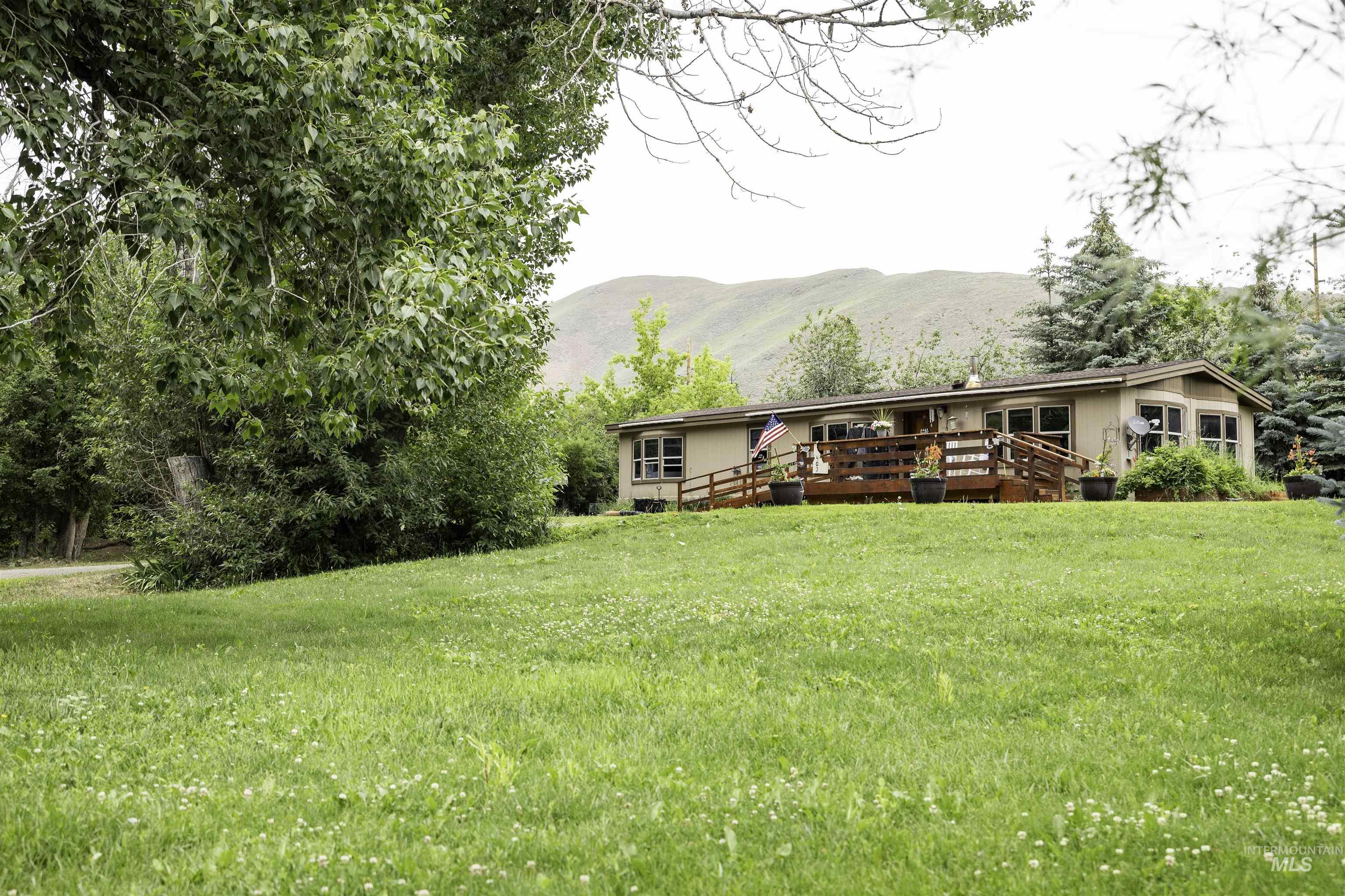 407 Broadford Rd Property Photo 1