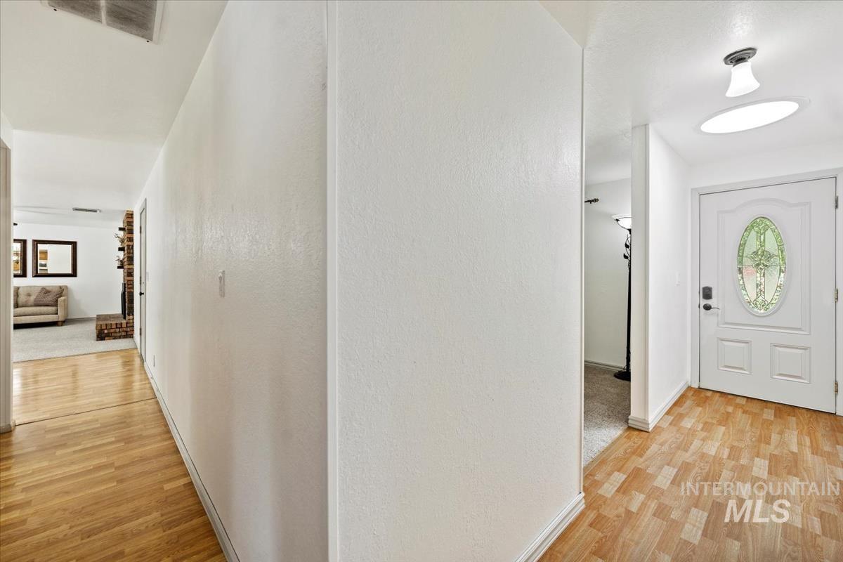 11337 W Tioga St Property Photo 7