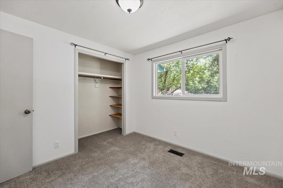 11337 W Tioga St Property Photo 9