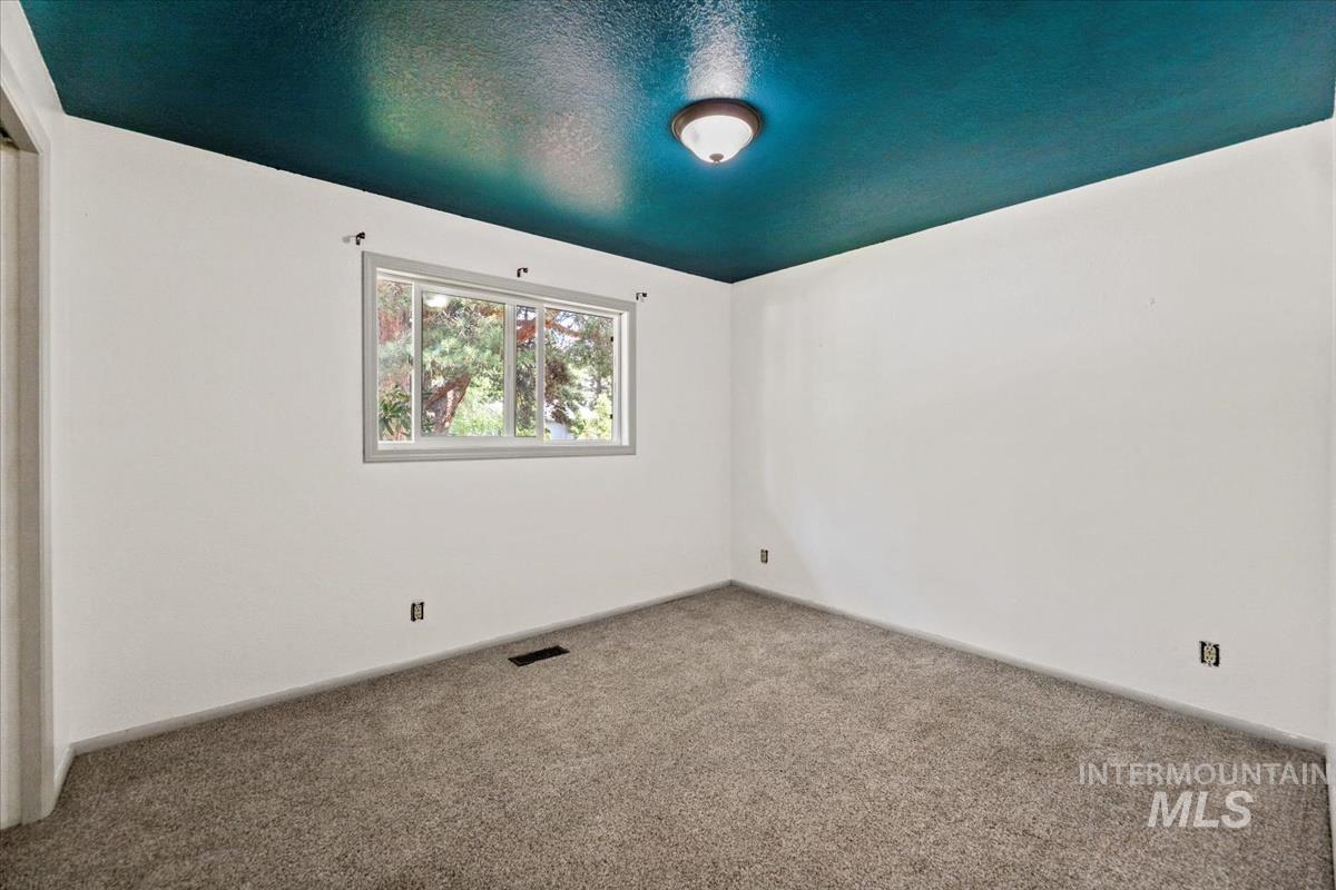 11337 W Tioga St Property Photo 18