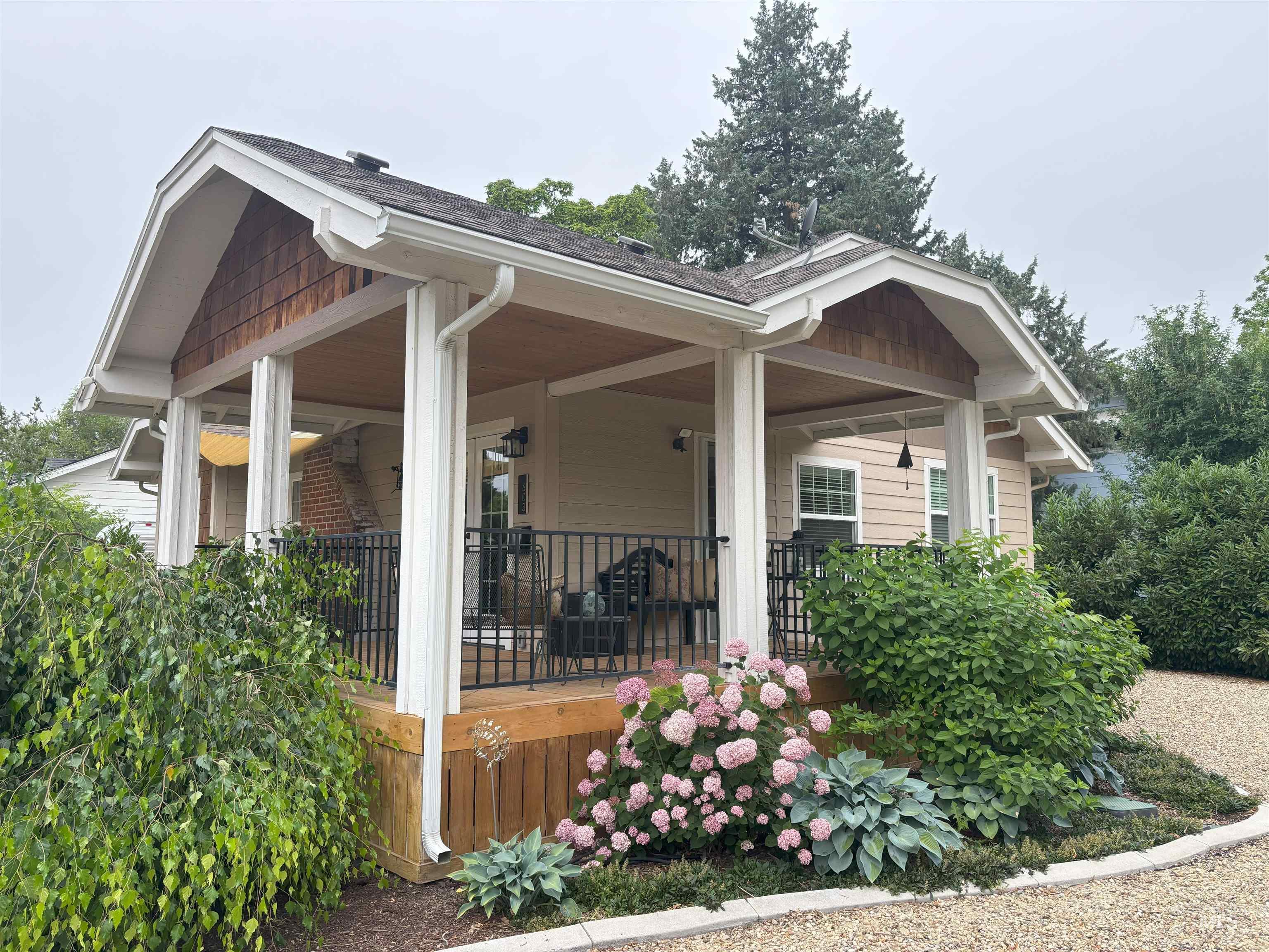 603 7th Avenue S. Property Photo 1