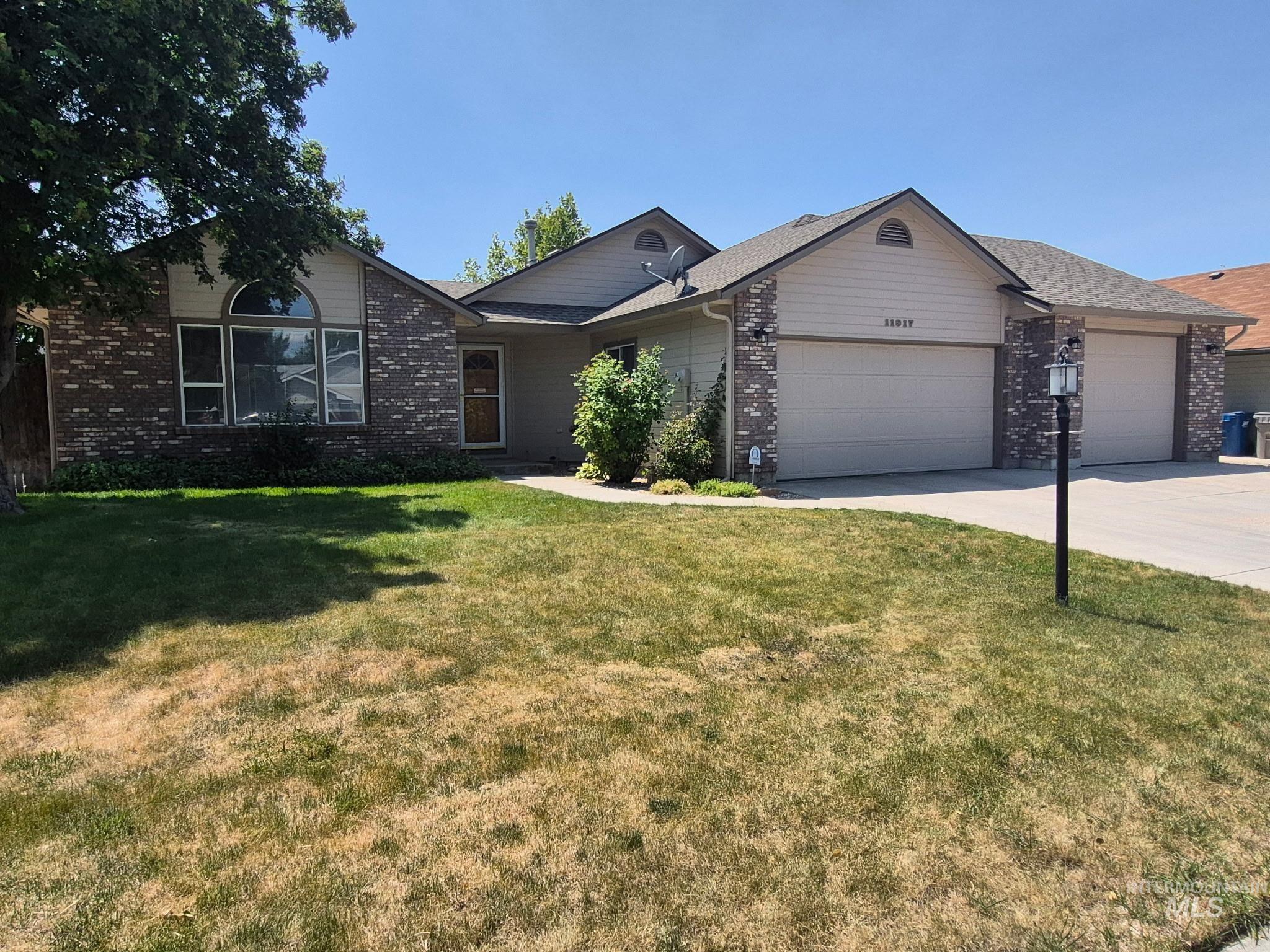 11917 W Stillwater Dr Property Photo 1