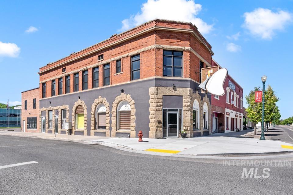 201 A St. W. Property Photo