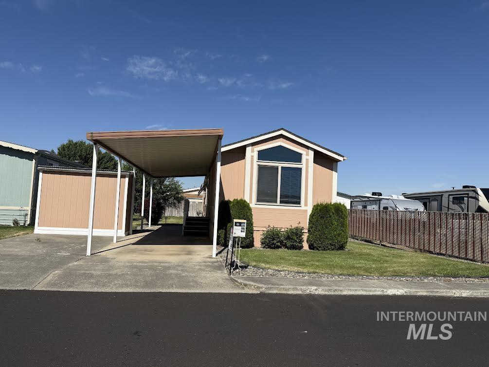 2015 6th Ave Property Photo 1