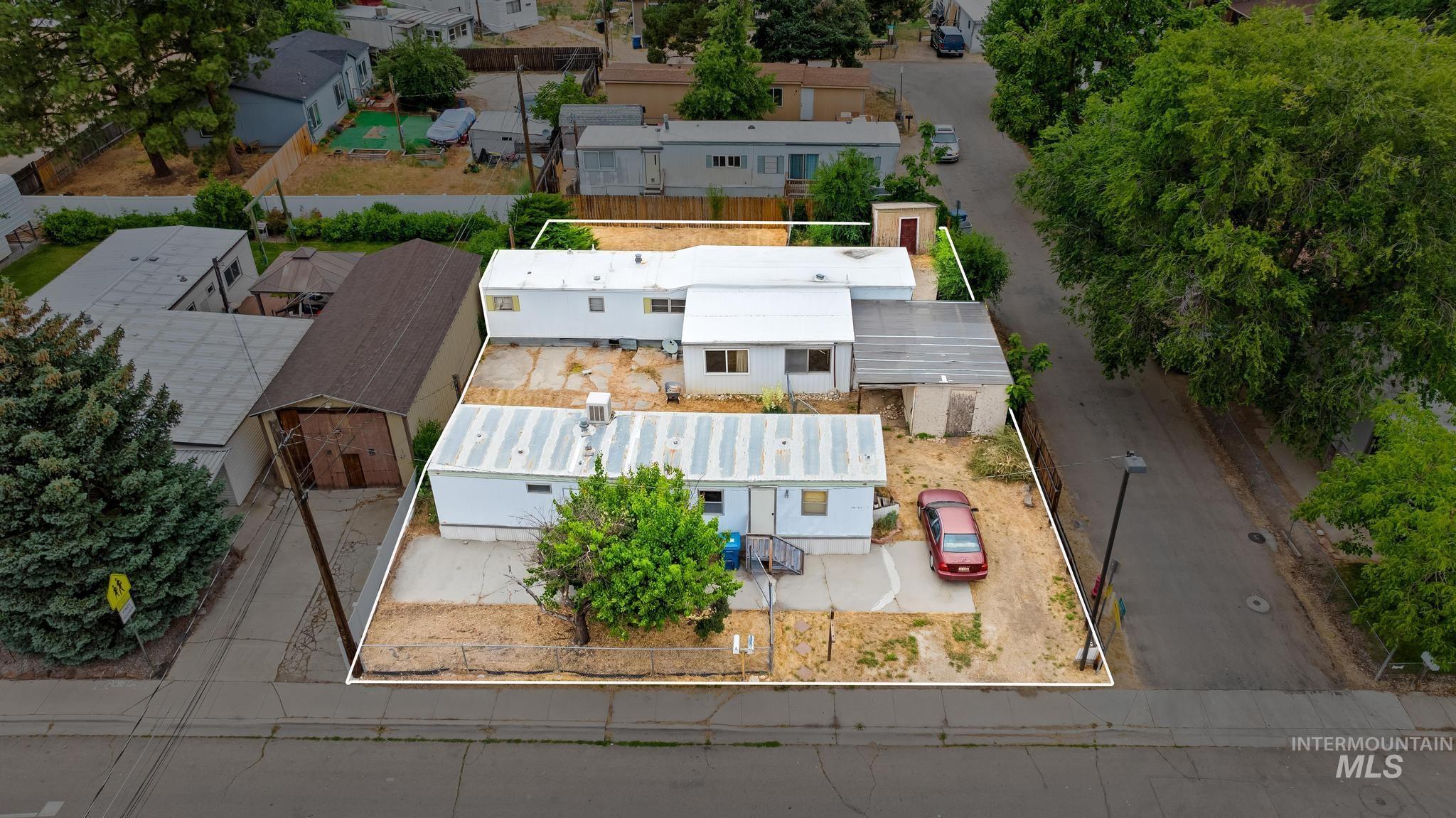 216 E 43rd St