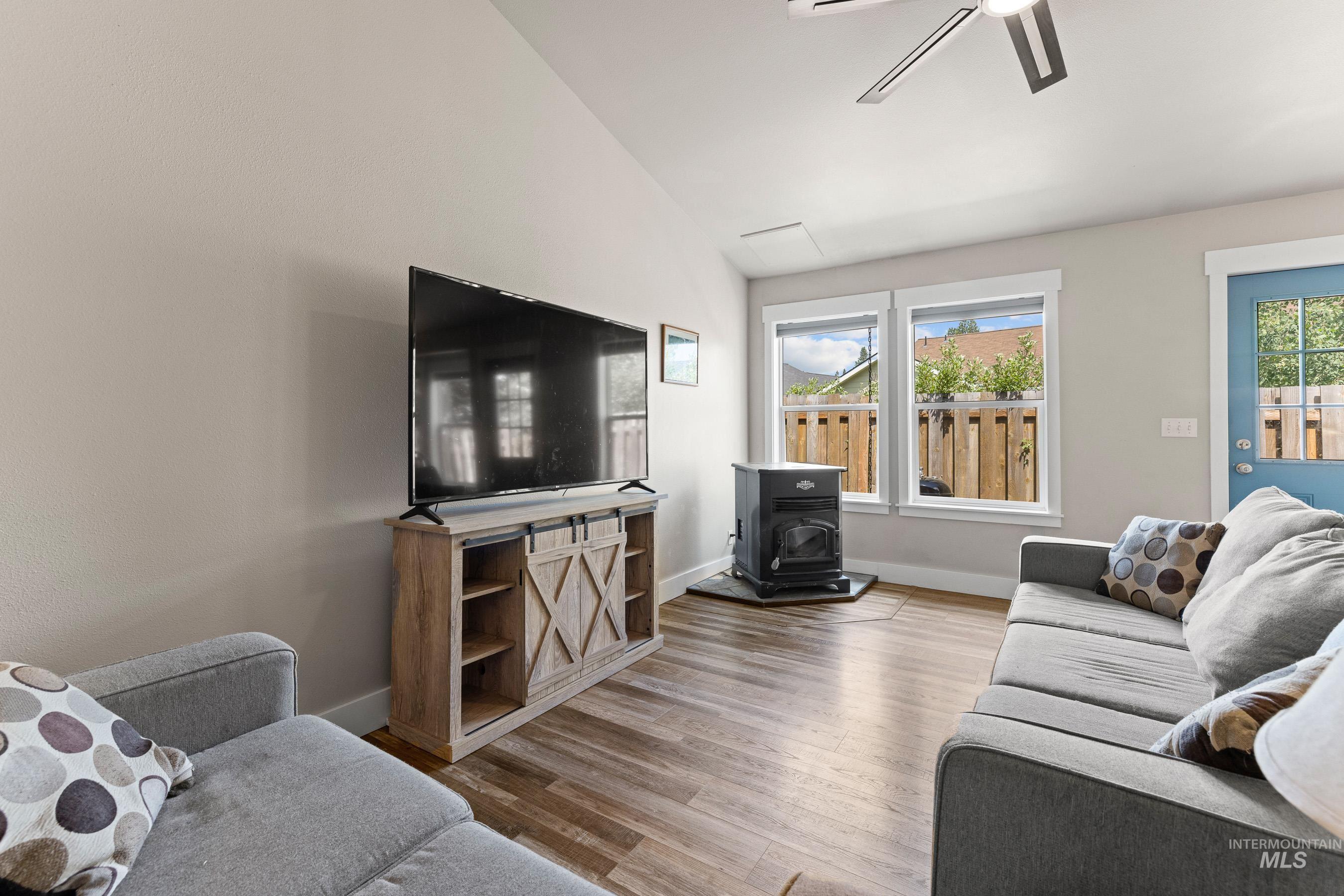 413 Margaret Way Property Photo 15
