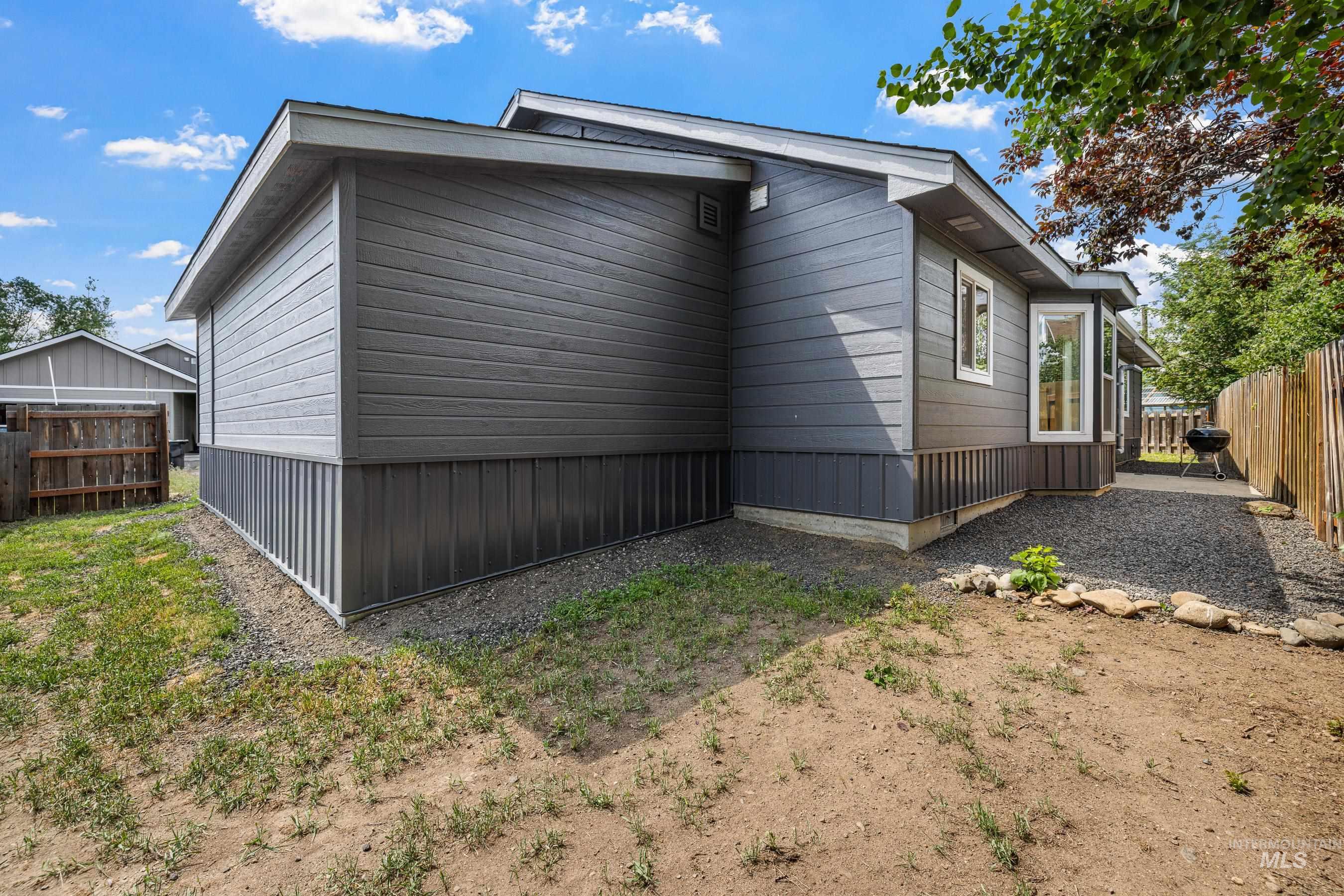 413 Margaret Way Property Photo 33