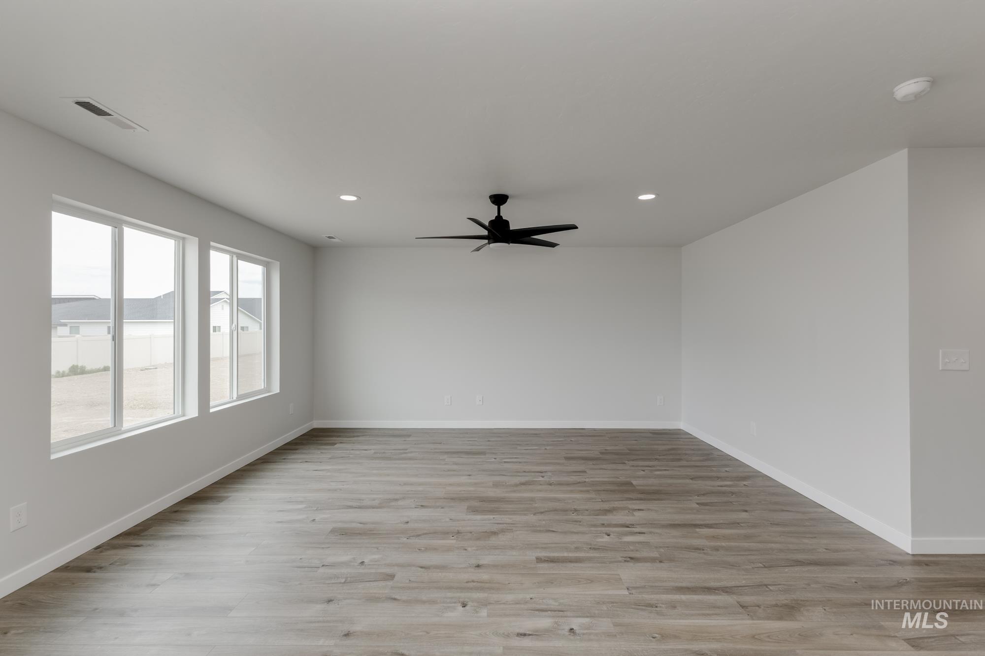 2361 N Lithodora Ave Property Photo 9