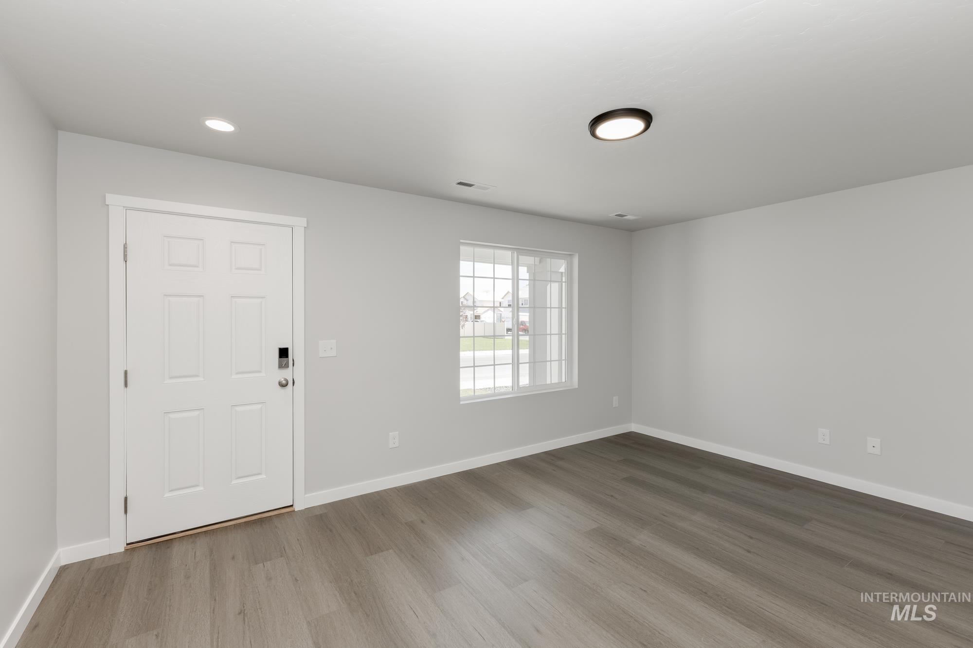625 W Striped Owl St Property Photo 2