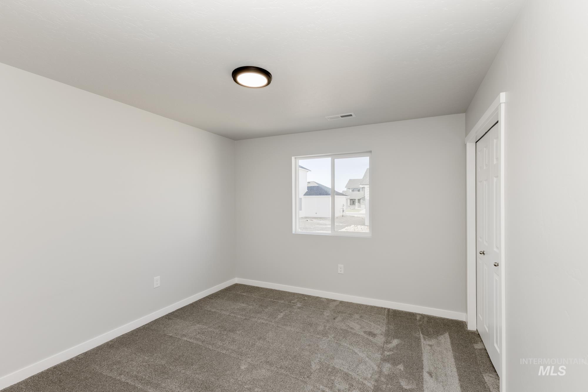 683 W Snowy Owl St Property Photo 13