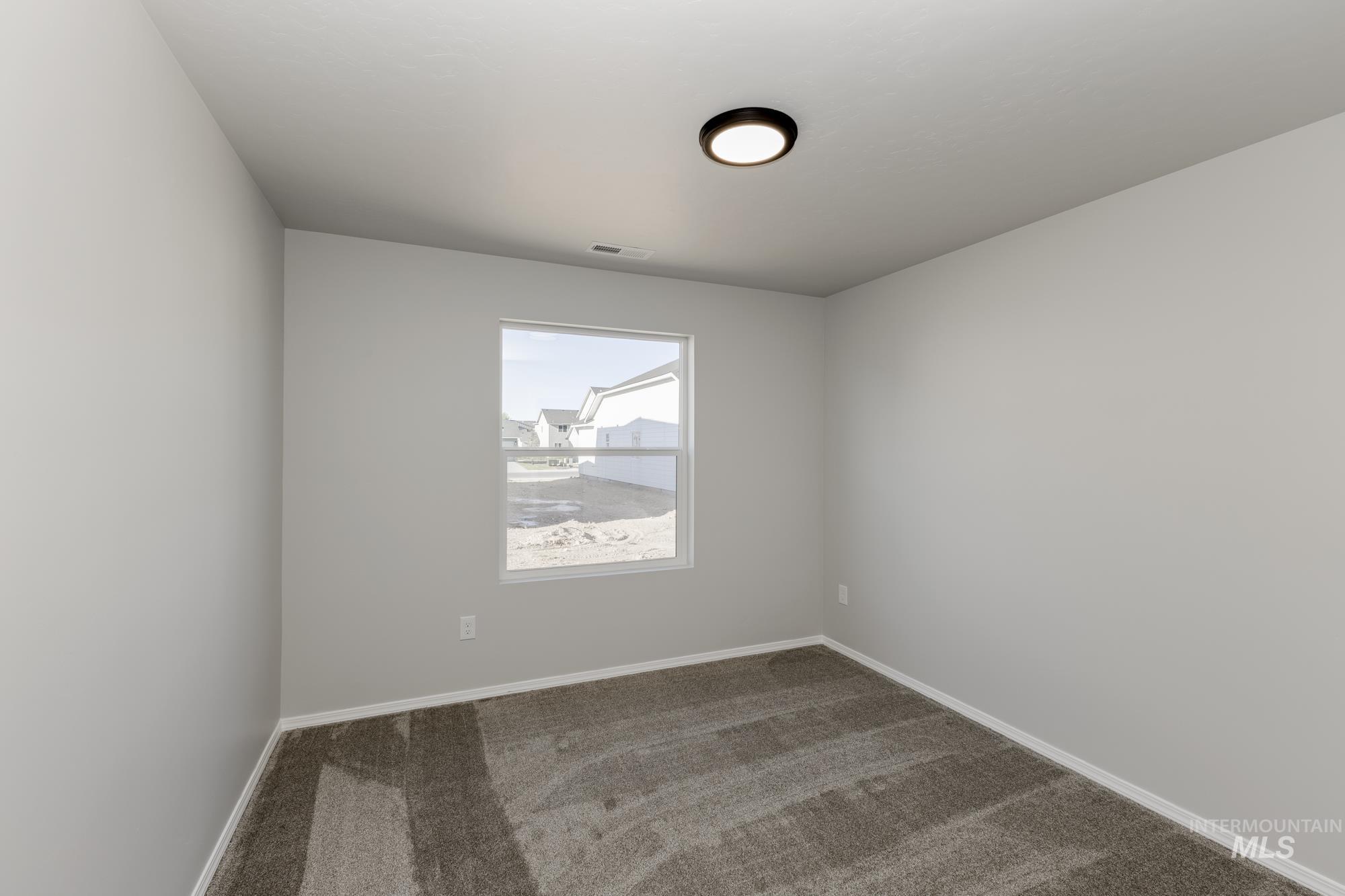 661 W Snowy Owl St Property Photo 10