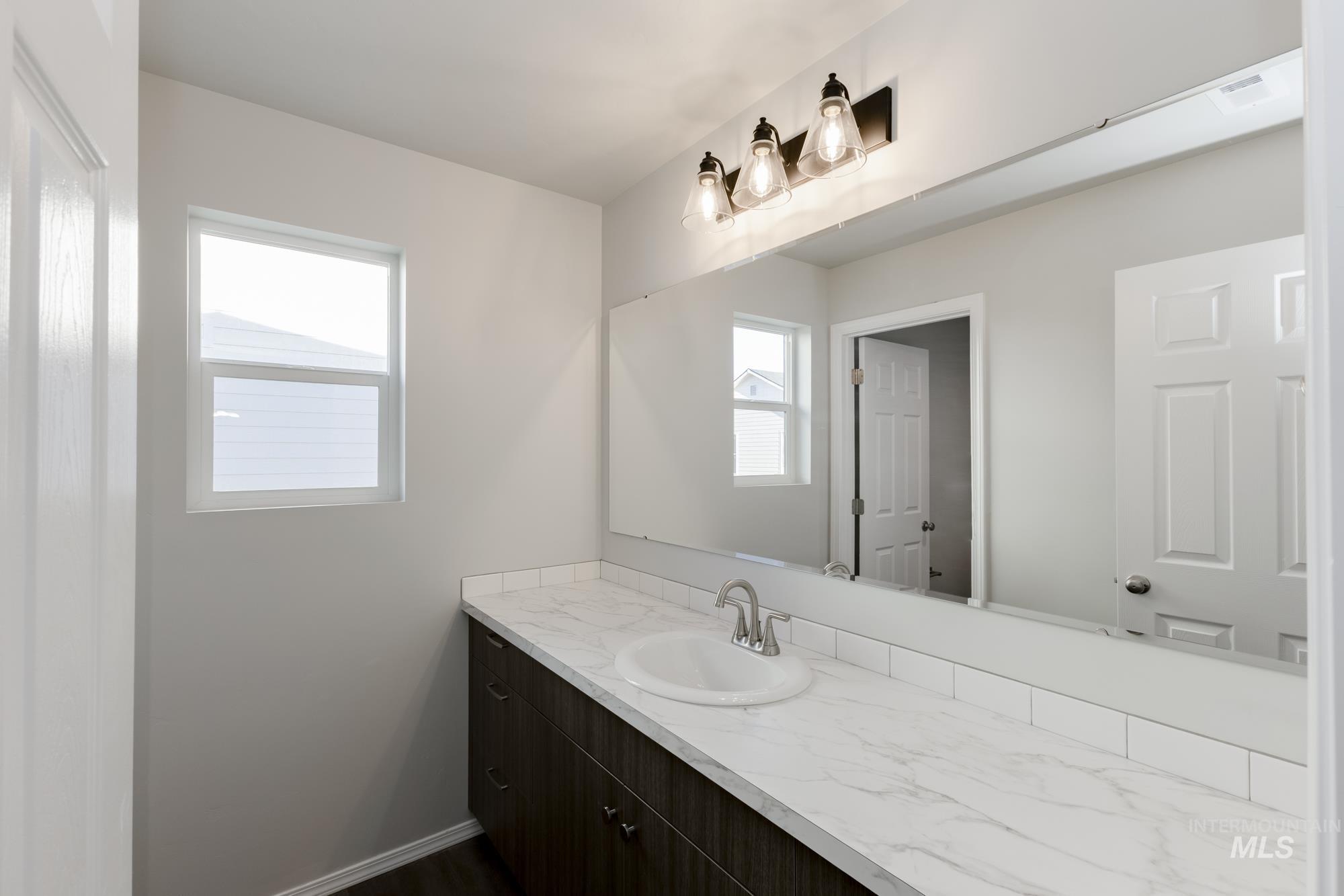 661 W Snowy Owl St Property Photo 12