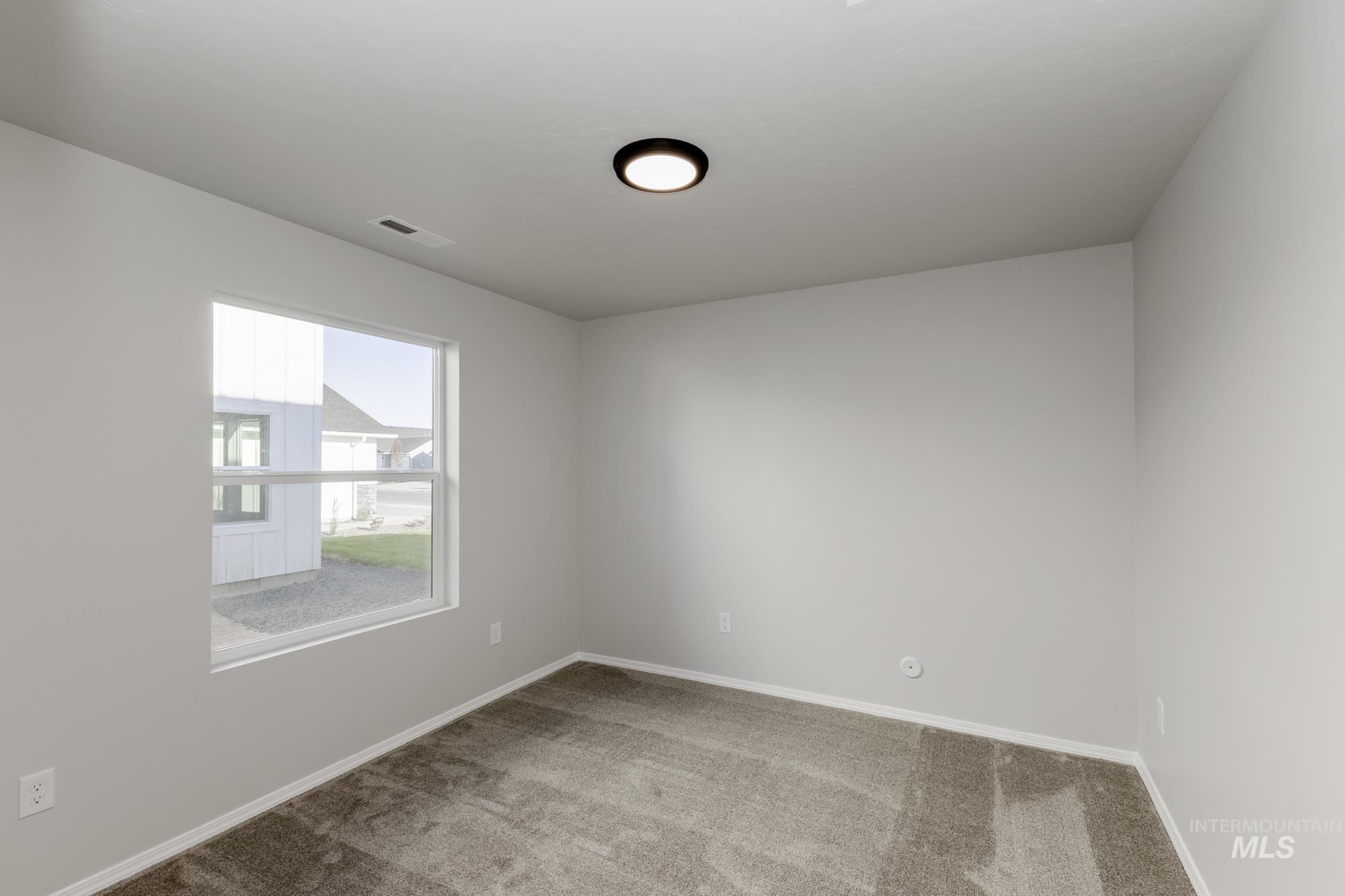 661 W Snowy Owl St Property Photo 13